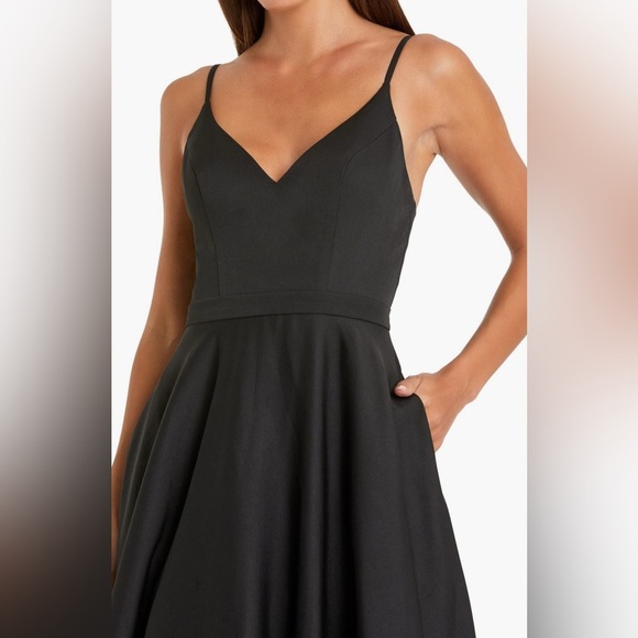 NWT Mac Duggal CLASSIC SLEEVELESS A-LINE GOWN WITH POCKETS black size 10. - Picture 3 of 10